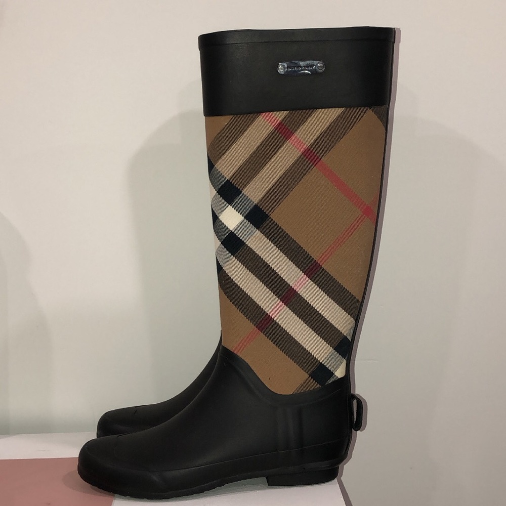 Burberry boots